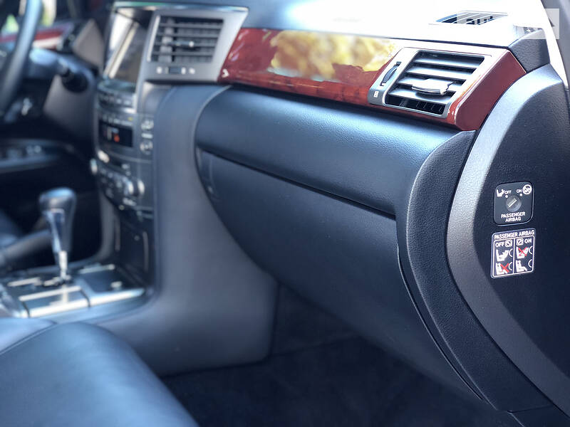 Позашляховик / Кросовер Lexus LX 2011 в Києві