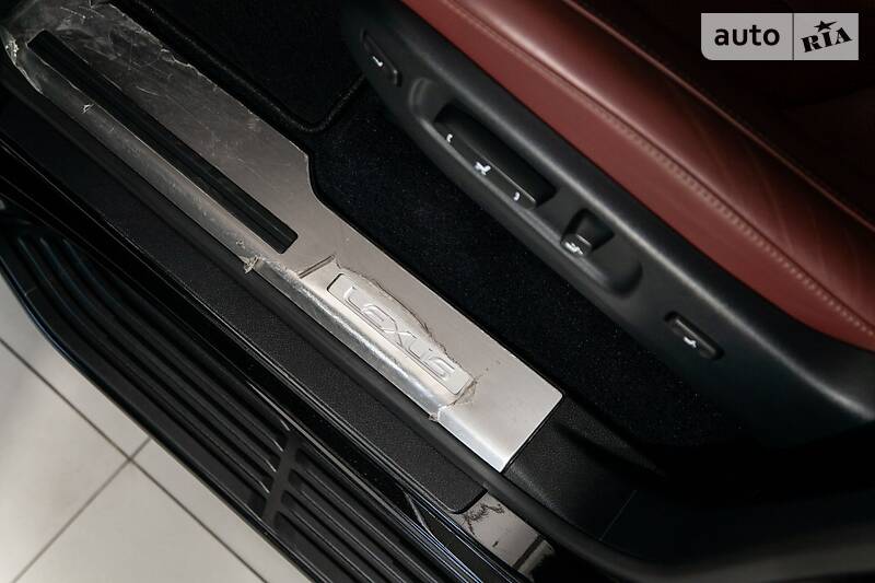 Позашляховик / Кросовер Lexus LX 2017 в Одесі