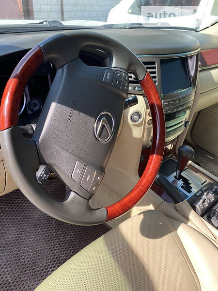 Позашляховик / Кросовер Lexus LX 2010 в Житомирі