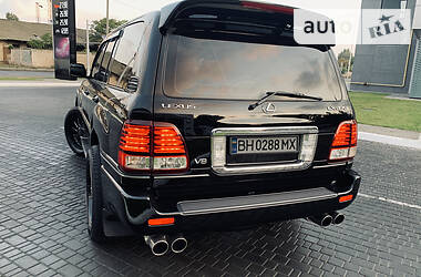 Внедорожник / Кроссовер Lexus LX 2003 в Одессе