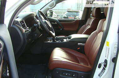 Внедорожник / Кроссовер Lexus LX 2018 в 