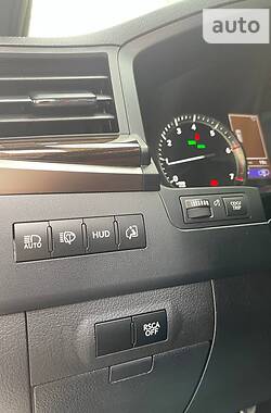 Позашляховик / Кросовер Lexus LX 2021 в 