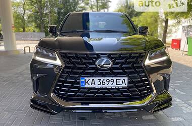 Позашляховик / Кросовер Lexus LX 2021 в 