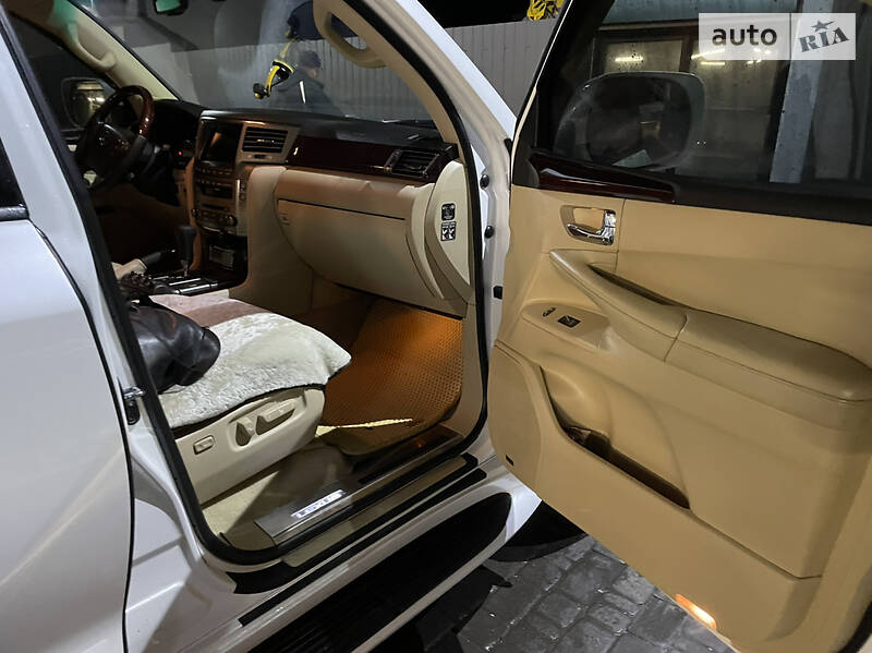 Внедорожник / Кроссовер Lexus LX 2010 в Киеве