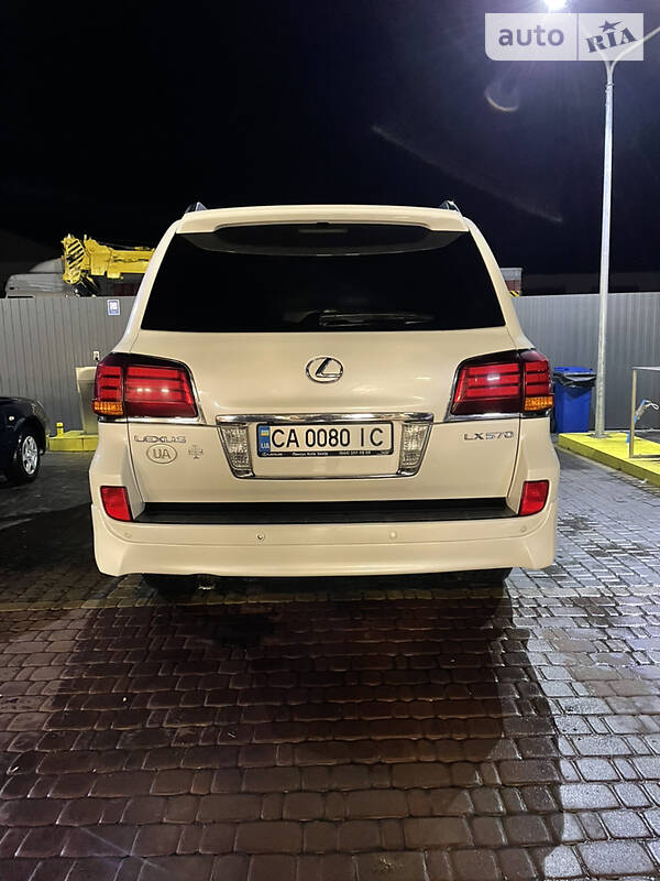 Внедорожник / Кроссовер Lexus LX 2010 в Киеве