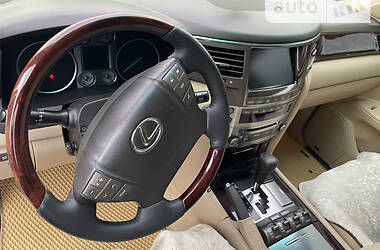 Позашляховик / Кросовер Lexus LX 2010 в 