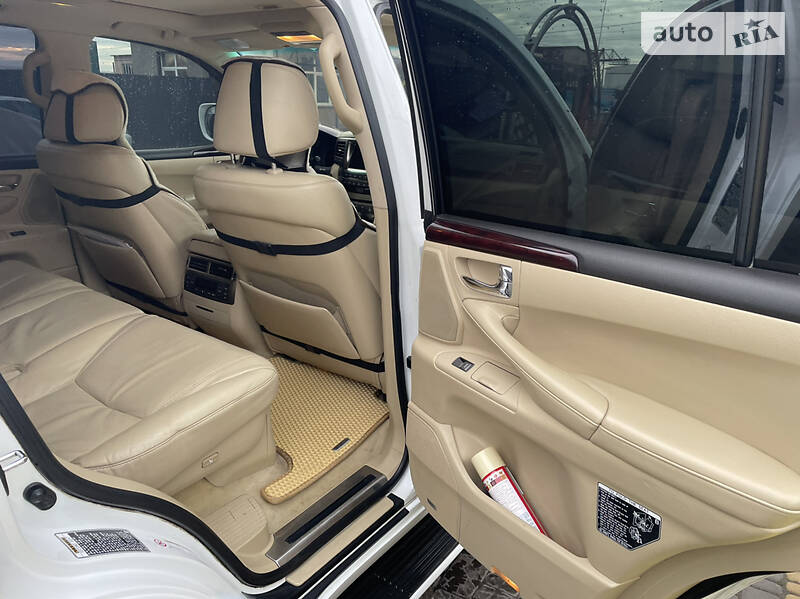 Внедорожник / Кроссовер Lexus LX 2010 в Киеве