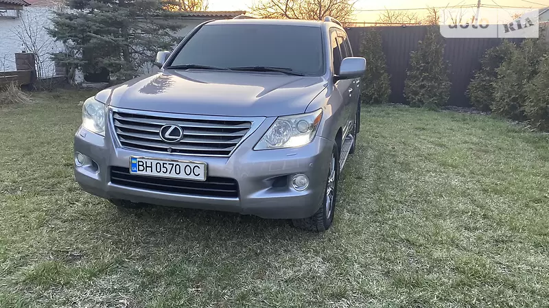 Lexus LX