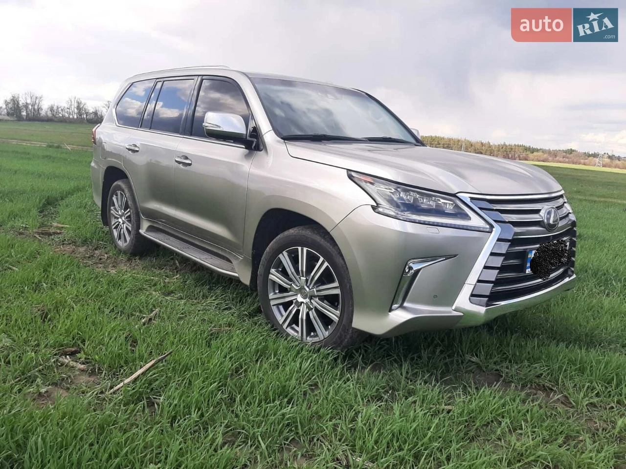 2017 Lexus LX - фото 1