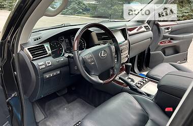 Внедорожник / Кроссовер Lexus LX 2014 в Киеве