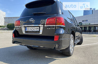 Внедорожник / Кроссовер Lexus LX 2010 в Киеве