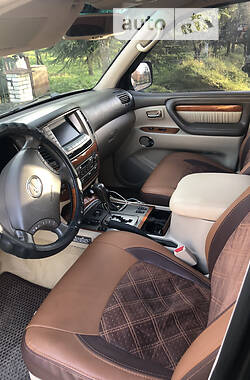 Внедорожник / Кроссовер Lexus LX 2005 в 