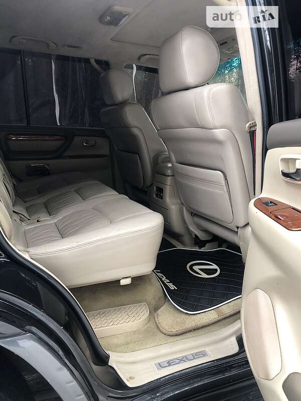 Позашляховик / Кросовер Lexus LX 2003 в Краснокутську