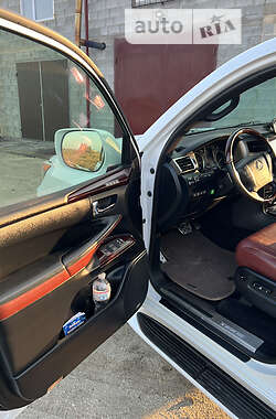 Позашляховик / Кросовер Lexus LX 2013 в Дубні