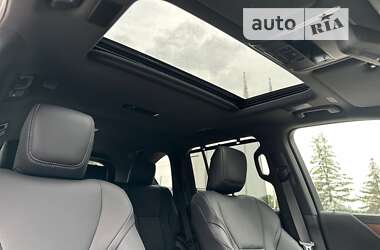 Внедорожник / Кроссовер Lexus LX 2023 в 