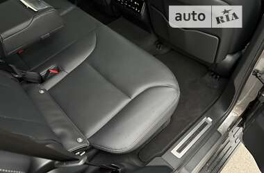 Внедорожник / Кроссовер Lexus LX 2023 в 