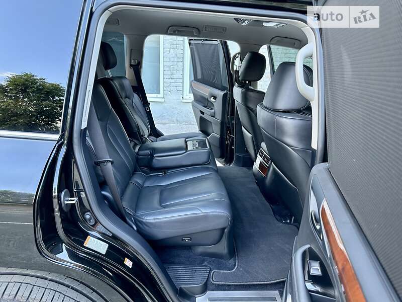 Позашляховик / Кросовер Lexus LX 2017 в Києві