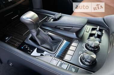 Внедорожник / Кроссовер Lexus LX 2021 в 
