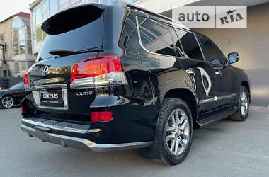 Внедорожник / Кроссовер Lexus LX 2013 в 