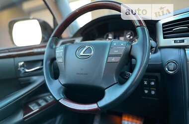 Внедорожник / Кроссовер Lexus LX 2013 в 