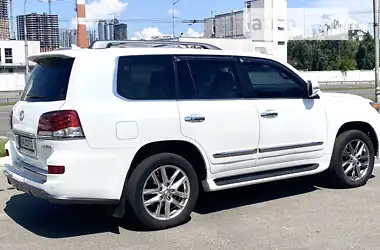 Lexus LX 2011