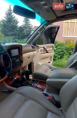 Внедорожник / Кроссовер Lexus LX 2000 в 