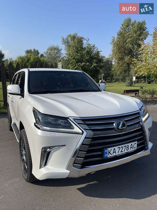 Внедорожник / Кроссовер Lexus LX 2017 в 