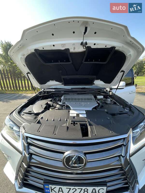 Позашляховик / Кросовер Lexus LX 2017 в Києві