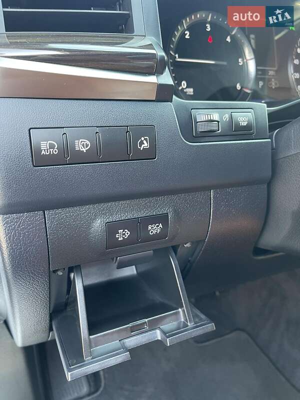 Позашляховик / Кросовер Lexus LX 2017 в Києві