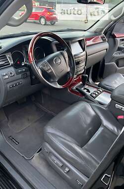 Внедорожник / Кроссовер Lexus LX 2007 в 