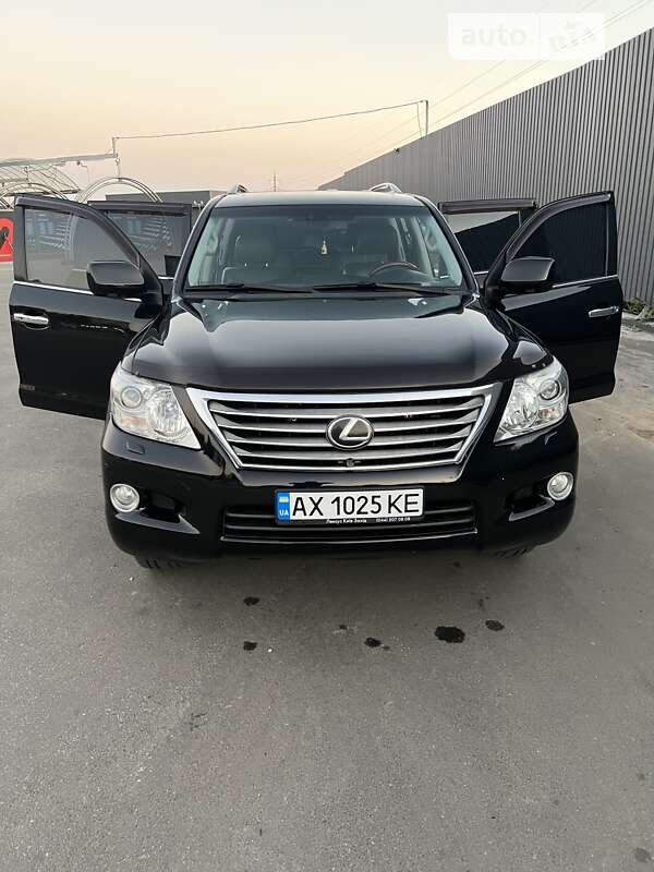 Позашляховик / Кросовер Lexus LX 2007 в Харкові