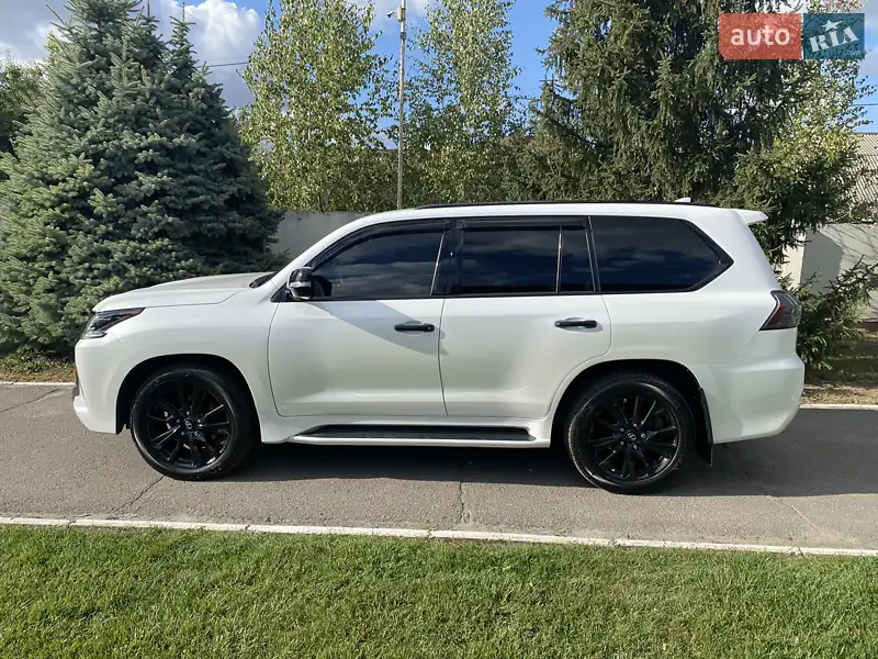 Lexus LX