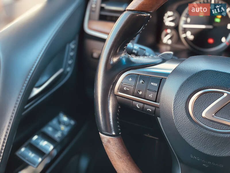 Внедорожник / Кроссовер Lexus LX 2016 в Одессе