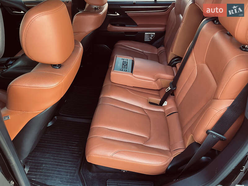 Внедорожник / Кроссовер Lexus LX 2016 в Одессе