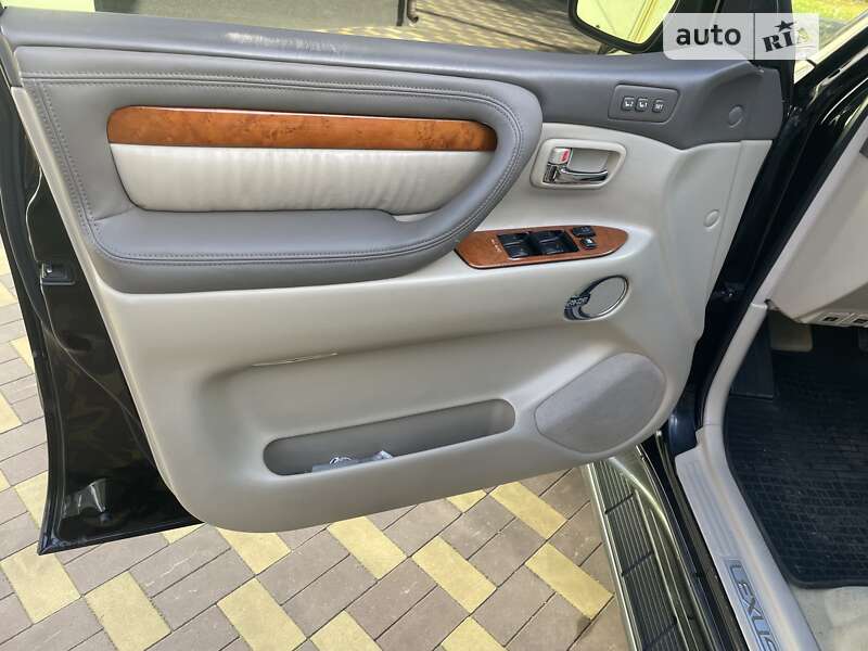 Внедорожник / Кроссовер Lexus LX 2005 в Луцке