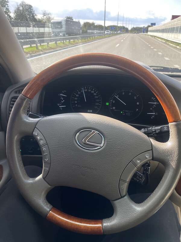 Внедорожник / Кроссовер Lexus LX 2005 в Луцке