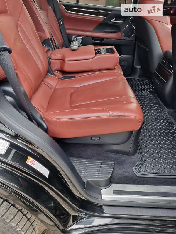 Позашляховик / Кросовер Lexus LX 2016 в Чернівцях фото 4 Позашляховик / Кросовер Lexus LX 2016 в Чернівцях