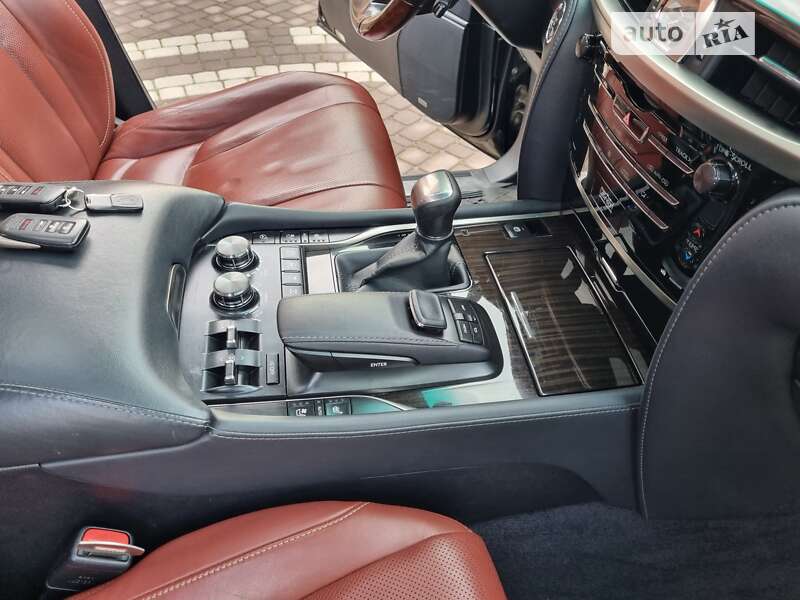 Позашляховик / Кросовер Lexus LX 2016 в Чернівцях фото 7 Позашляховик / Кросовер Lexus LX 2016 в Чернівцях