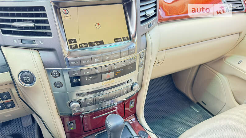 Внедорожник / Кроссовер Lexus LX 2008 в Яготине