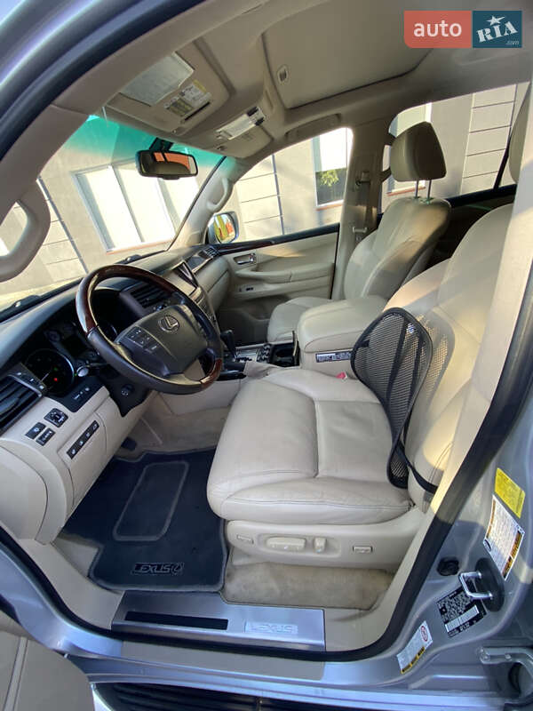 Внедорожник / Кроссовер Lexus LX 2011 в Тернополе