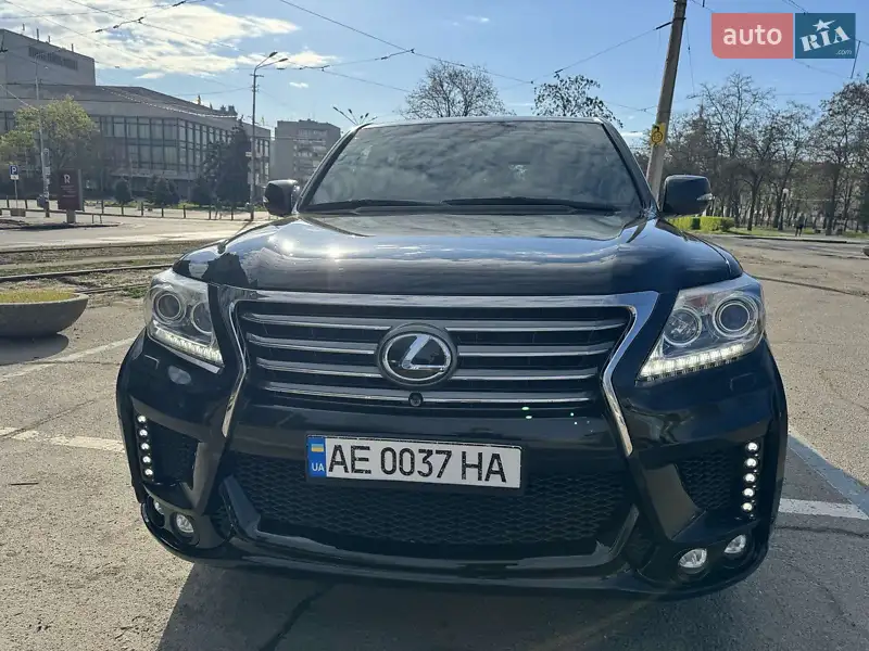 Lexus LX