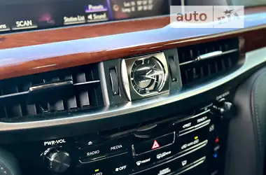 Lexus LX 2016