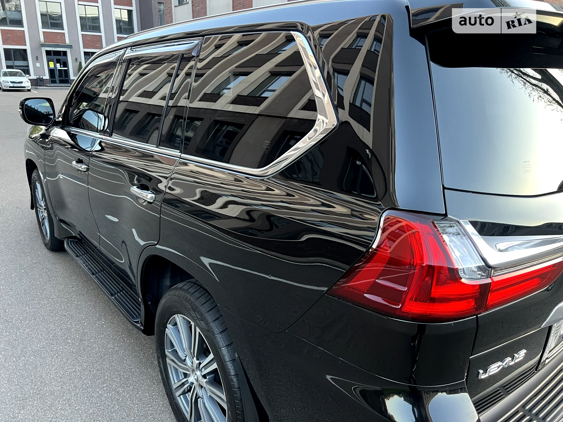 2017 Lexus LX - мініатюра 5