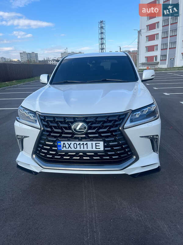 Позашляховик / Кросовер Lexus LX 2017 в 