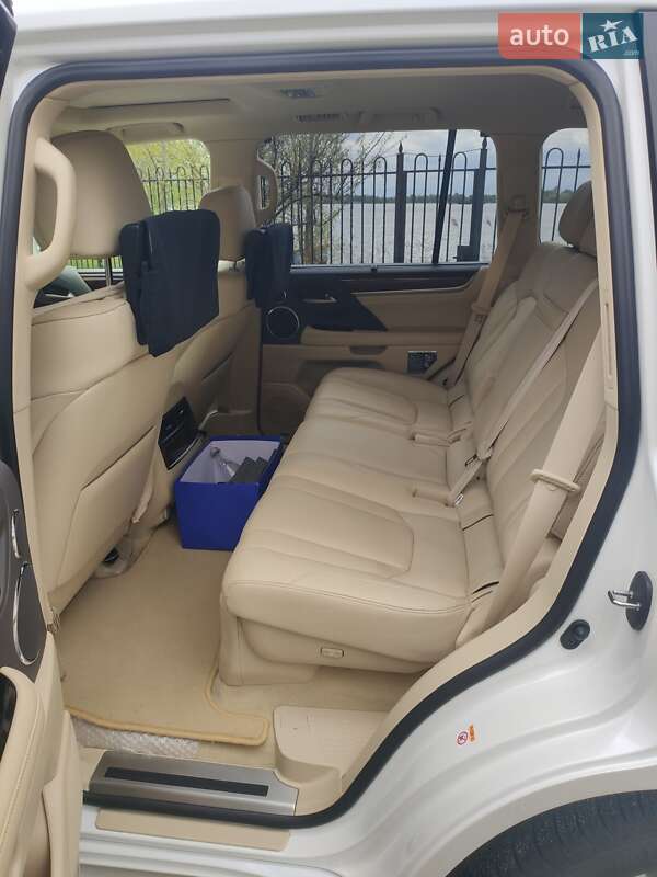 Lexus LX 2016