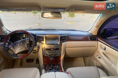 Внедорожник / Кроссовер Lexus LX 2008 в 