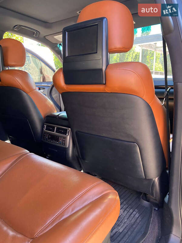 Позашляховик / Кросовер Lexus LX 2011 в Києві