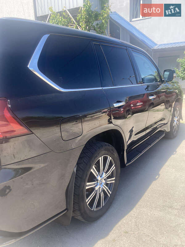 Внедорожник / Кроссовер Lexus LX 2015 в Николаеве