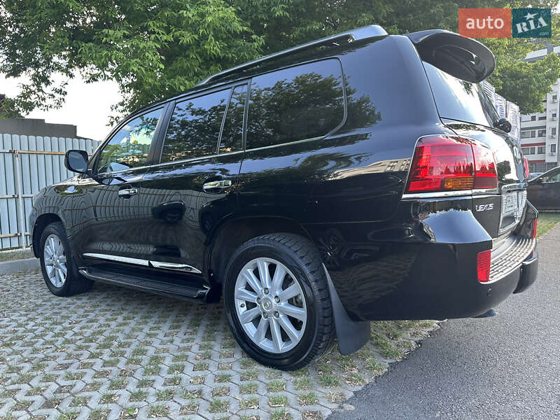 Внедорожник / Кроссовер Lexus LX 2010 в Одессе