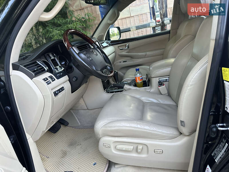 Внедорожник / Кроссовер Lexus LX 2010 в Одессе